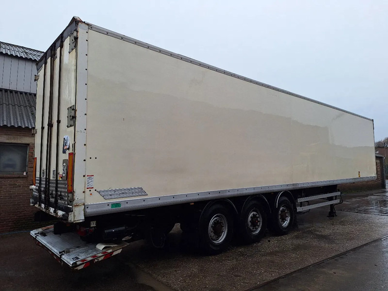 Samro ST39MHPE - Félpótkocsi dobozos: 4 kép. Samro ST39MHPE - Félpótkocsi dobozos: 4 kép.