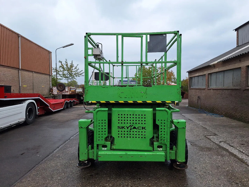 Skyjack SJ-8831 - Ollós emelő: 2 kép. Skyjack SJ-8831 - Ollós emelő: 2 kép.
