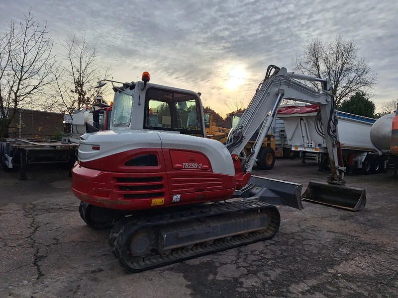 Takeuchi TB290-2 - Lánctalpas kotró: 5 kép. Takeuchi TB290-2 - Lánctalpas kotró: 5 kép.