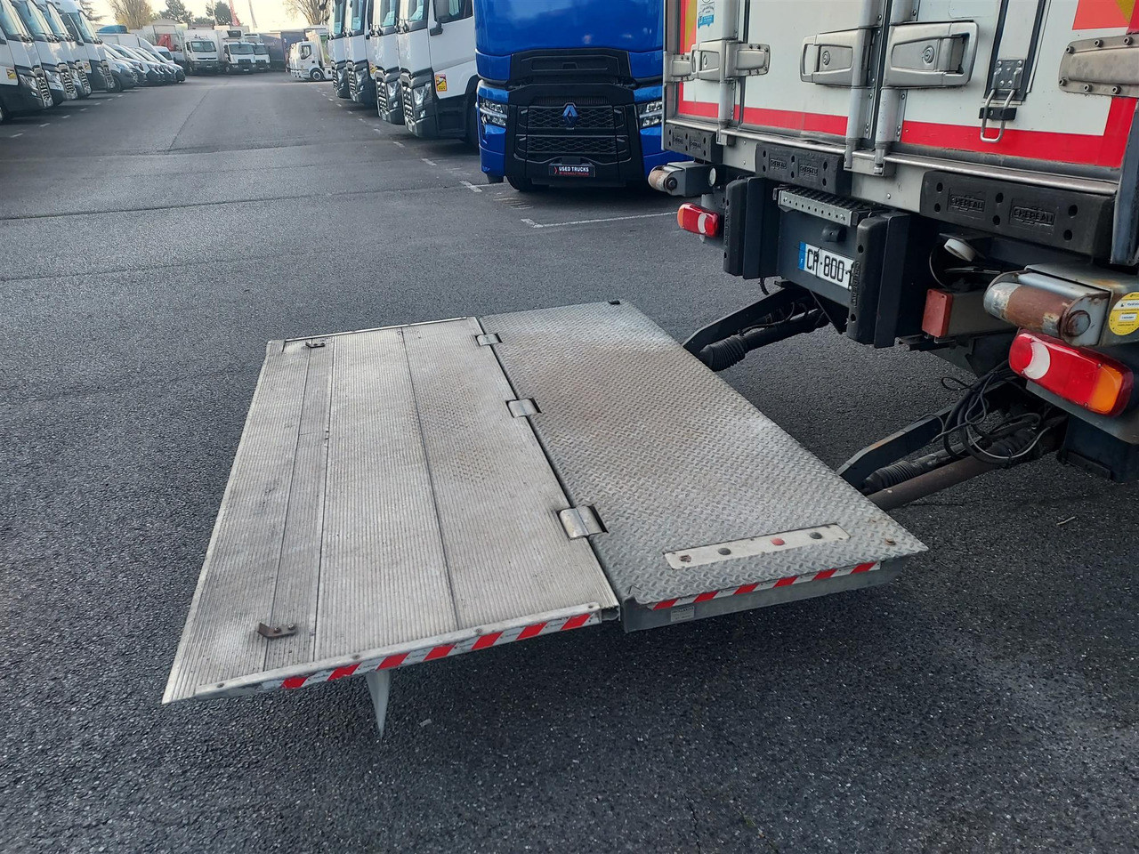 RENAULT Premium 270 - Hűtős teherautó: 5 kép. RENAULT Premium 270 - Hűtős teherautó: 5 kép.