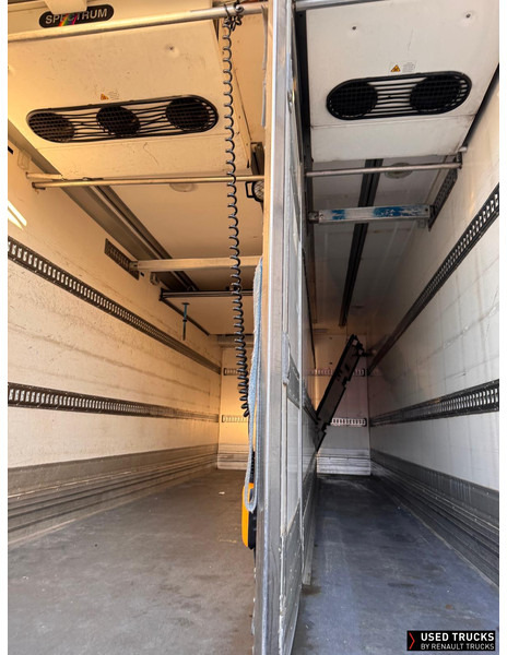 Renault Trucks D Cab 2.1 - Teherautó: 5 kép. Renault Trucks D Cab 2.1 - Teherautó: 5 kép.