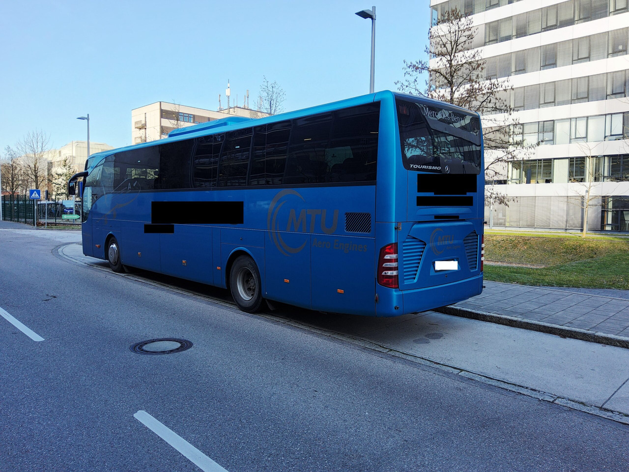 Mercedes Benz Tourismo 15 RHD 56 Sitze / kein WC / großer Kofferraum - Távolsági busz: 3 kép. Mercedes Benz Tourismo 15 RHD 56 Sitze / kein WC / großer Kofferraum - Távolsági busz: 3 kép.