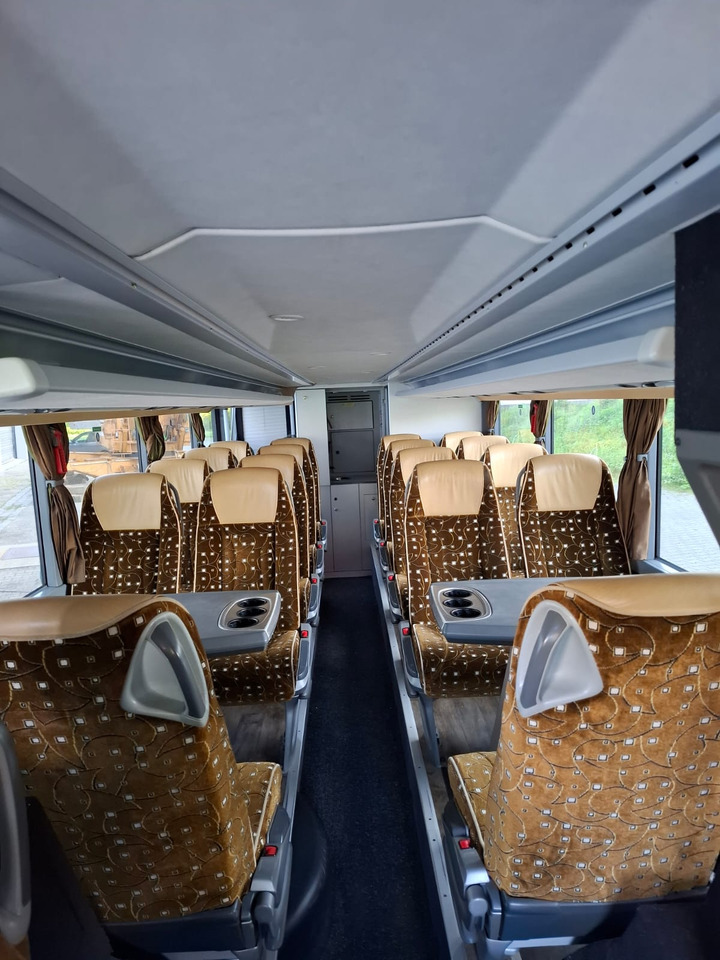 Setra S 431 DT Stehküche / PowerShift - Emeletes busz: 5 kép. Setra S 431 DT Stehküche / PowerShift - Emeletes busz: 5 kép.