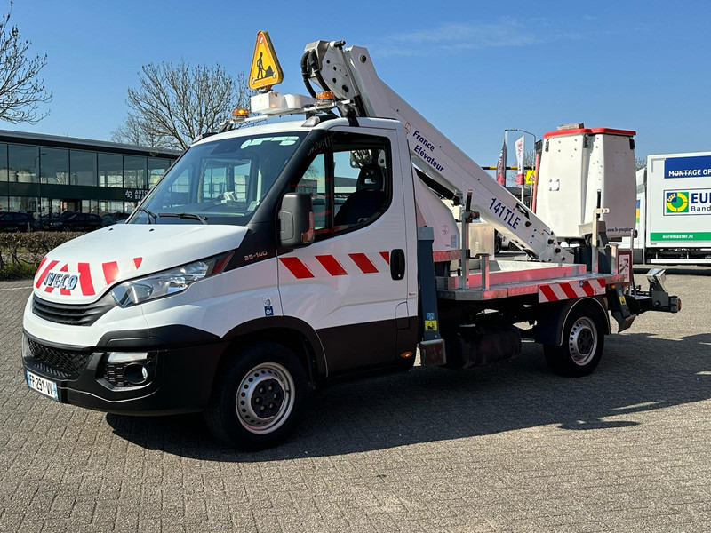 Iveco Daily 35S14 278 draaaiuren, 4x gestempeld, 14 meter APK 10-04-2026, KM 40.365 - Kisteherautó: 5 kép. Iveco Daily 35S14 278 draaaiuren, 4x gestempeld, 14 meter APK 10-04-2026, KM 40.365 - Kisteherautó: 5 kép.
