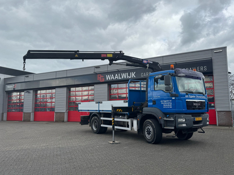 MAN TGM 18-290 4x4 Kraan met Open laadbak HMF Kraan 13 T - Darus autó: 1 kép. MAN TGM 18-290 4x4 Kraan met Open laadbak HMF Kraan 13 T - Darus autó: 1 kép.