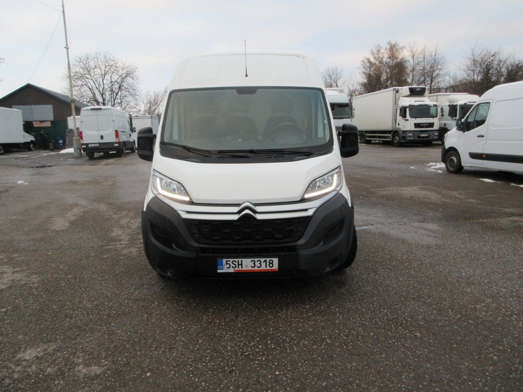 Citroën Jumper L4H2 - Kis furgon: 2 kép. Citroën Jumper L4H2 - Kis furgon: 2 kép.