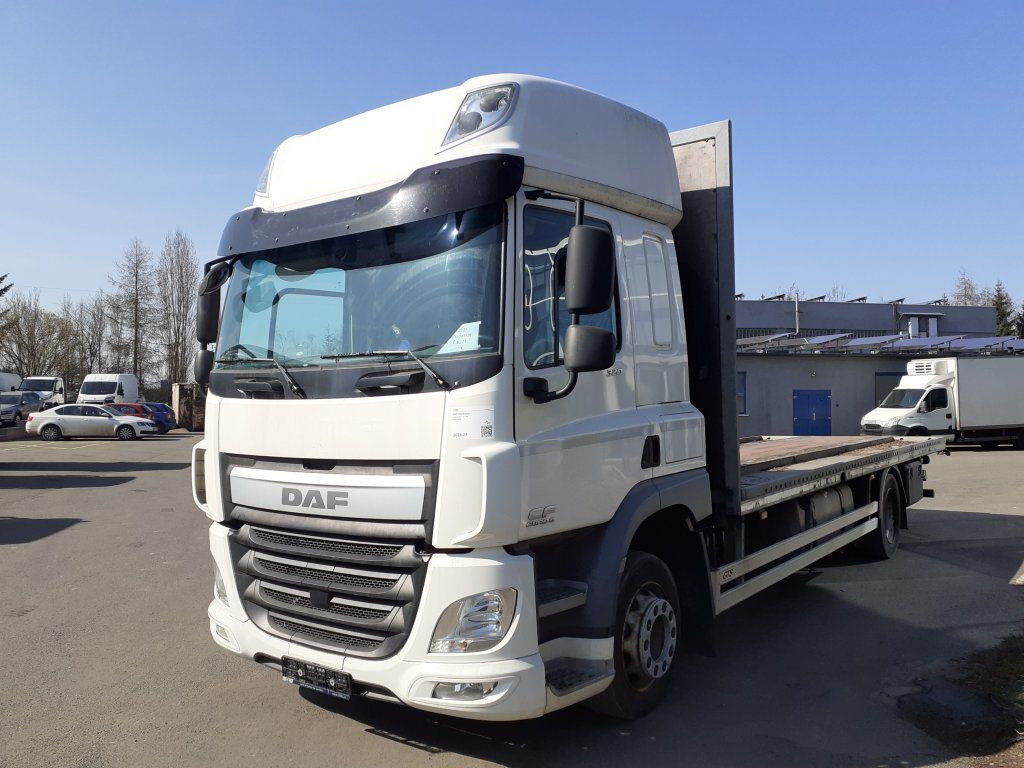 DAF CF320 EURO 6 - Platós teherautó: 2 kép. DAF CF320 EURO 6 - Platós teherautó: 2 kép.