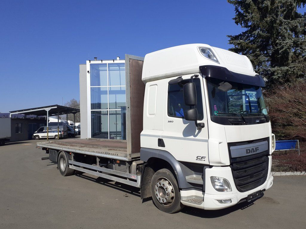 DAF CF320 EURO 6 - Platós teherautó: 4 kép. DAF CF320 EURO 6 - Platós teherautó: 4 kép.