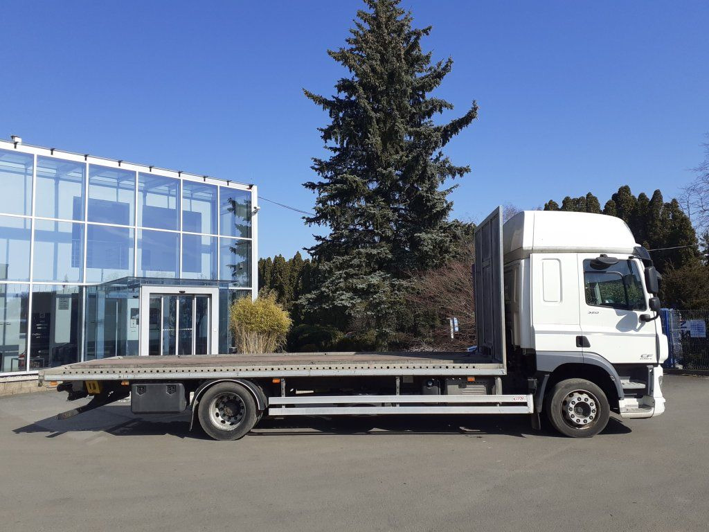 DAF CF320 EURO 6 - Platós teherautó: 5 kép. DAF CF320 EURO 6 - Platós teherautó: 5 kép.