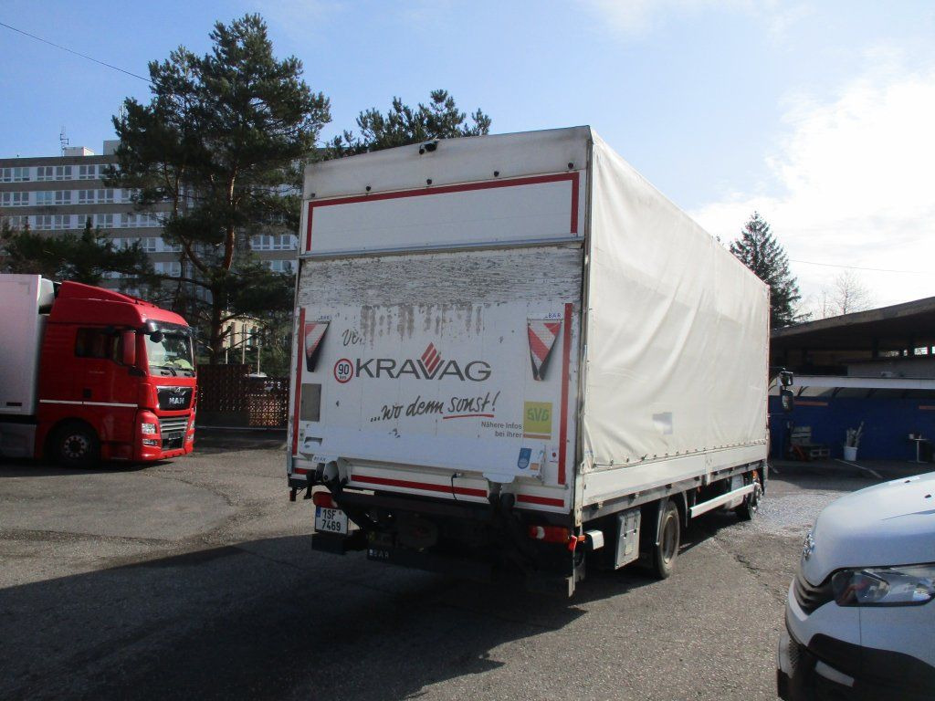 DAF LF 12.260 - Ponyvás teherautó: 2 kép. DAF LF 12.260 - Ponyvás teherautó: 2 kép.