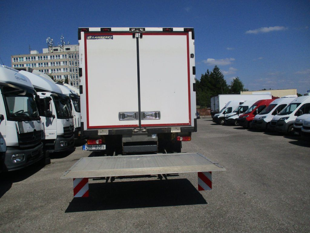 DAF LF 18.260 DAF LF 18.260 Xarios 600 - Hűtős teherautó: 4 kép. DAF LF 18.260 DAF LF 18.260 Xarios 600 - Hűtős teherautó: 4 kép.