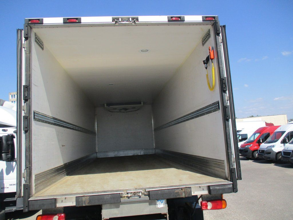 DAF LF 18.260 DAF LF 18.260 Xarios 600 - Hűtős teherautó: 5 kép. DAF LF 18.260 DAF LF 18.260 Xarios 600 - Hűtős teherautó: 5 kép.