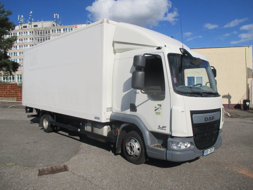 DAF LF 180 mit LBW - Dobozos kisteherautó: 3 kép. DAF LF 180 mit LBW - Dobozos kisteherautó: 3 kép.