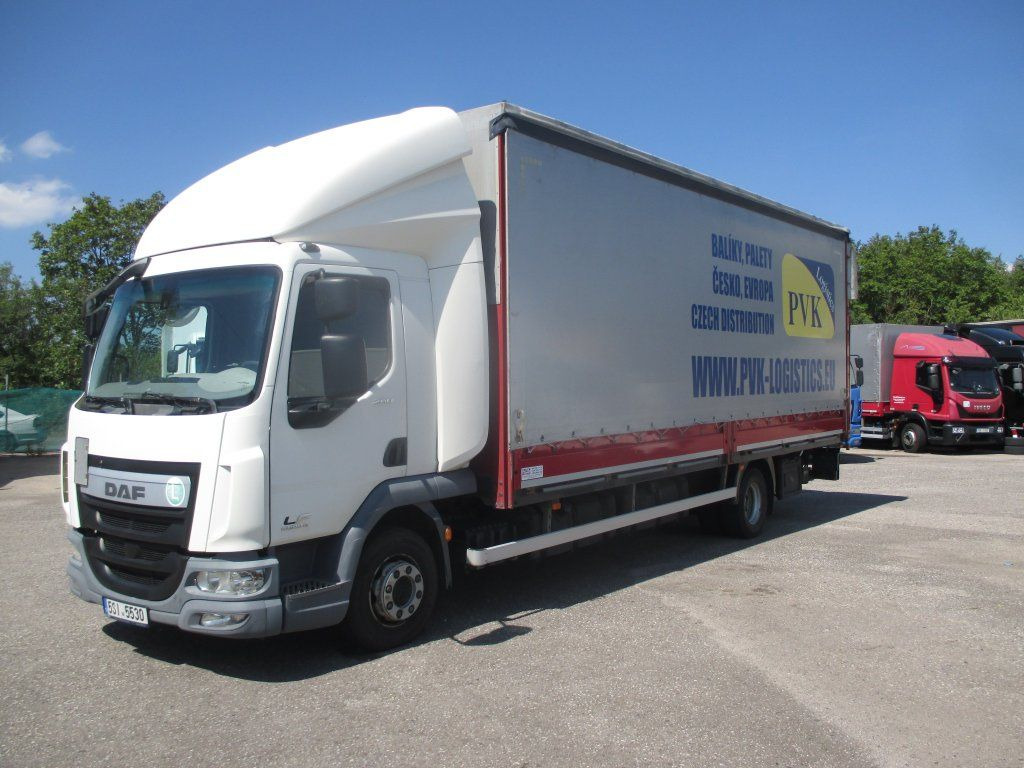 DAF LF 260 - Platós teherautó: 1 kép. DAF LF 260 - Platós teherautó: 1 kép.