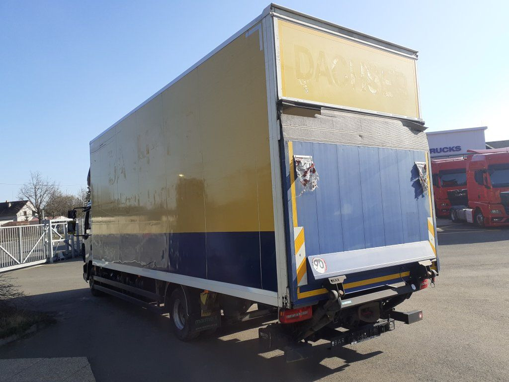 DAF LF 260 FA Motorschaden/engine defect - Dobozos felépítményű teherautó: 5 kép. DAF LF 260 FA Motorschaden/engine defect - Dobozos felépítményű teherautó: 5 kép.