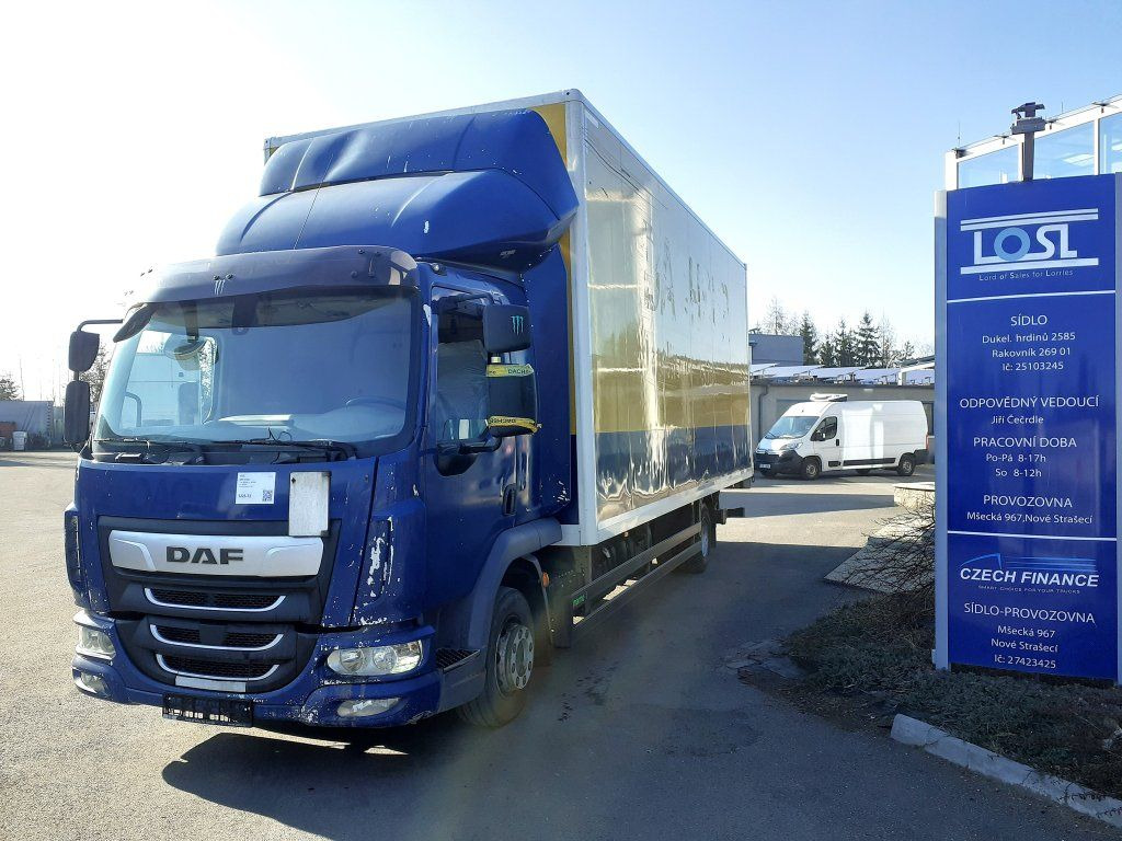 DAF LF 260 FA Motorschaden/engine defect - Dobozos felépítményű teherautó: 1 kép. DAF LF 260 FA Motorschaden/engine defect - Dobozos felépítményű teherautó: 1 kép.
