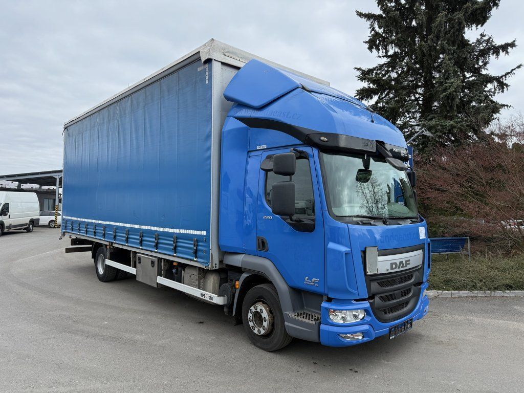 DAF LF220 EURO 6 - Ponyvás teherautó: 2 kép. DAF LF220 EURO 6 - Ponyvás teherautó: 2 kép.