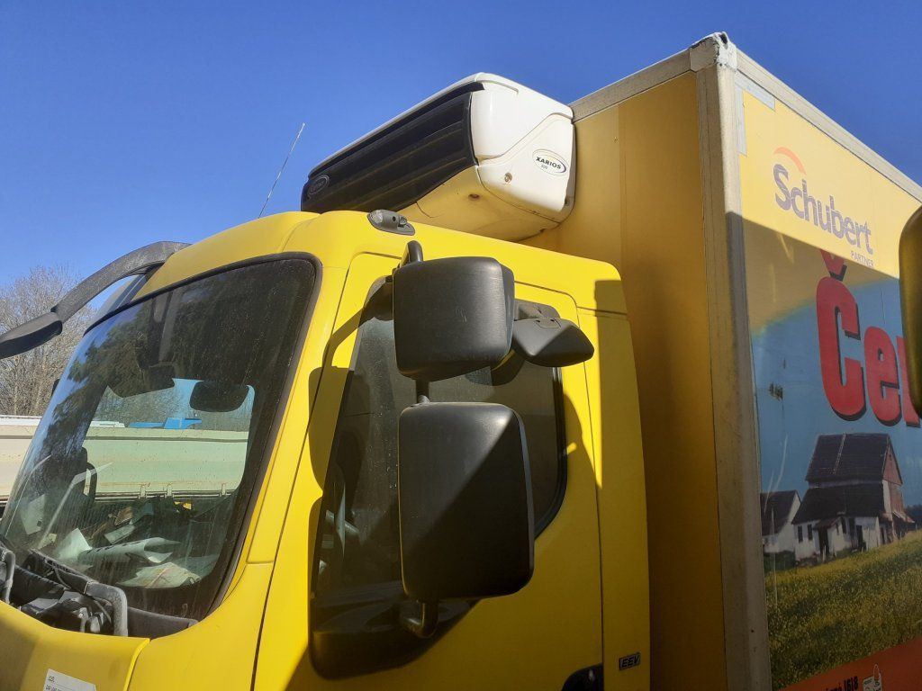 DAF LF45.210 mit Carrier Motorschaden engineproblem - Hűtős teherautó: 2 kép. DAF LF45.210 mit Carrier Motorschaden engineproblem - Hűtős teherautó: 2 kép.