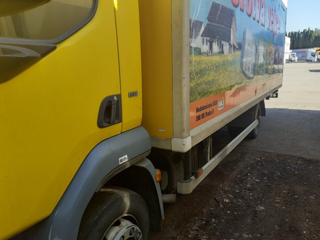 DAF LF45.210 mit Carrier Motorschaden engineproblem - Hűtős teherautó: 4 kép. DAF LF45.210 mit Carrier Motorschaden engineproblem - Hűtős teherautó: 4 kép.