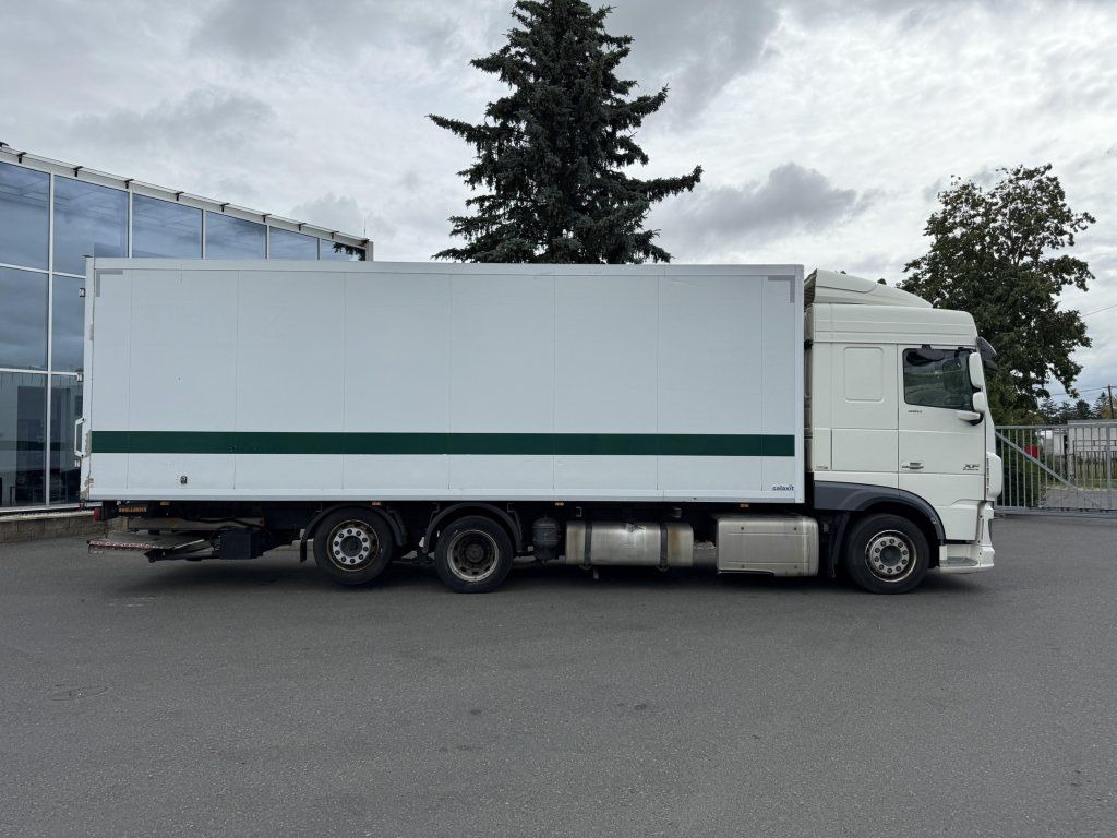 DAF XF460 6x2 EURO 6 - Dobozos felépítményű teherautó: 3 kép. DAF XF460 6x2 EURO 6 - Dobozos felépítményű teherautó: 3 kép.