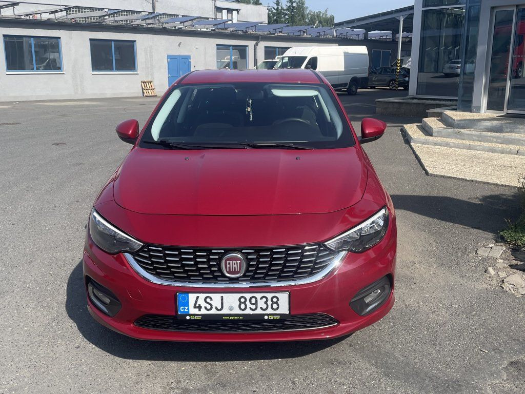 Fiat 1.4 16V 70 kW - Autó: 3 kép. Fiat 1.4 16V 70 kW - Autó: 3 kép.