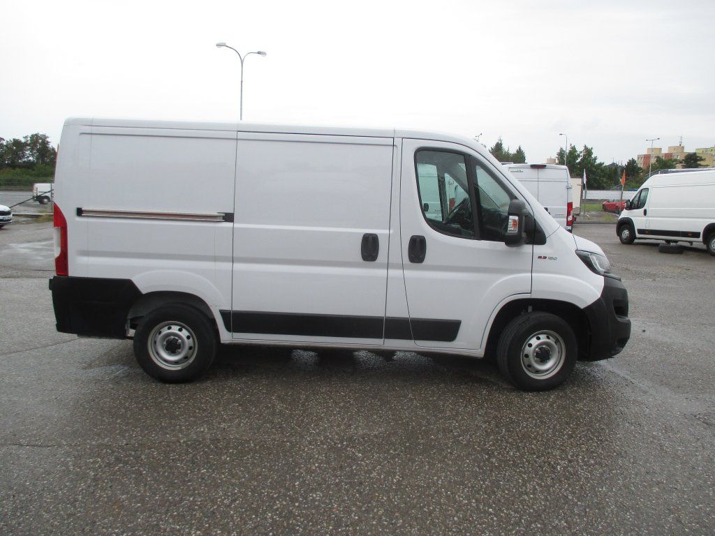 Fiat L1H1 - Furgon: 4 kép. Fiat L1H1 - Furgon: 4 kép.
