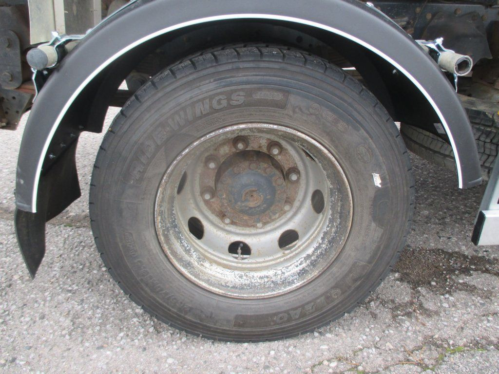 Horgos rakodó teherautó Iveco 120E Iveco 120E: 18 kép.