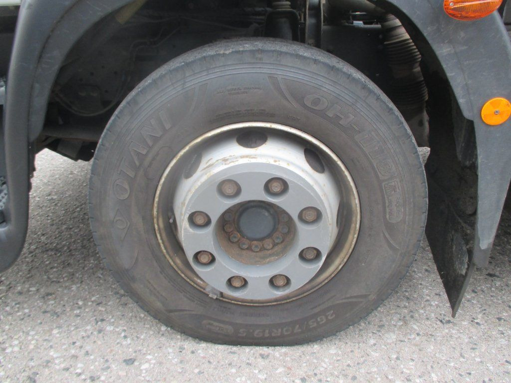 Horgos rakodó teherautó Iveco 120E Iveco 120E: 16 kép.