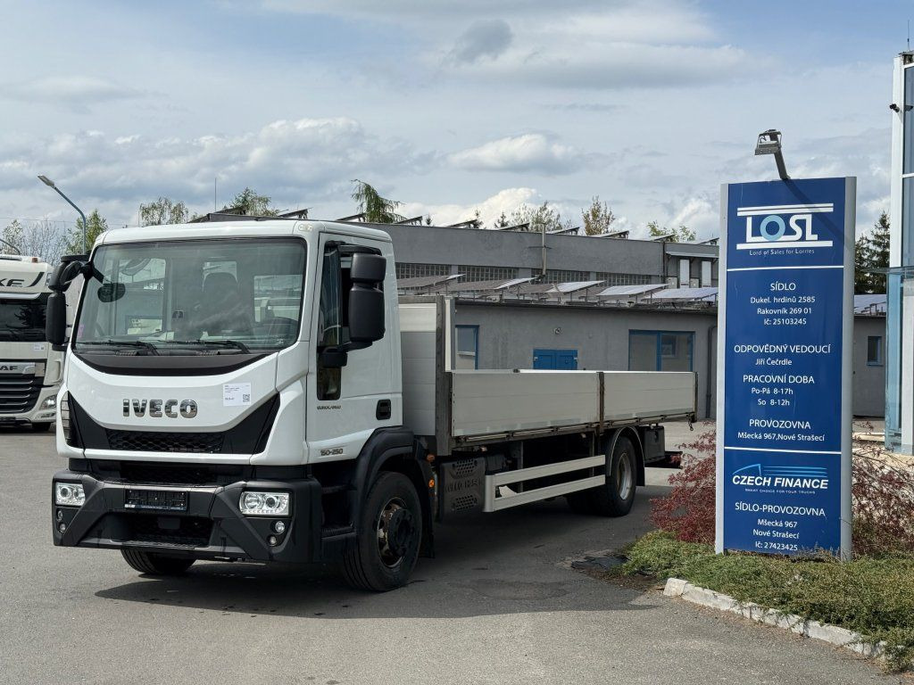 Iveco 150E25 EURO 6 - Platós teherautó: 1 kép. Iveco 150E25 EURO 6 - Platós teherautó: 1 kép.