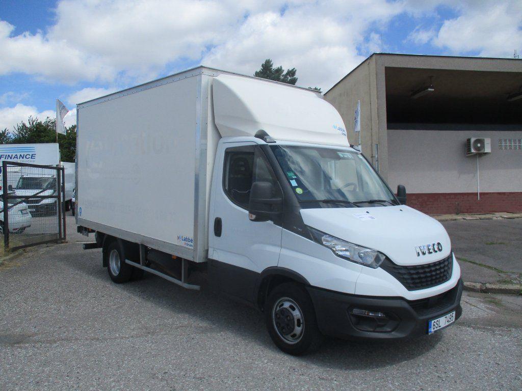Iveco 35C16 Daily 3,0l - Dobozos kisteherautó: 3 kép. Iveco 35C16 Daily 3,0l - Dobozos kisteherautó: 3 kép.
