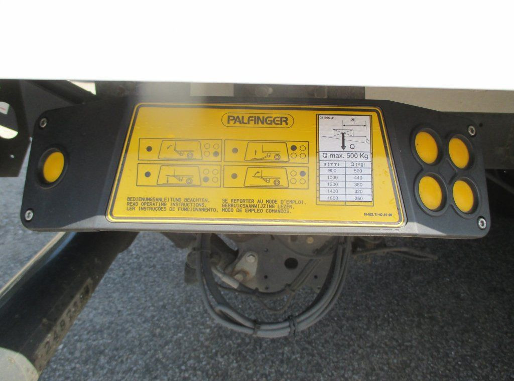 Dobozos kisteherautó Iveco 35C16 Daily EURO 6: 10 kép.