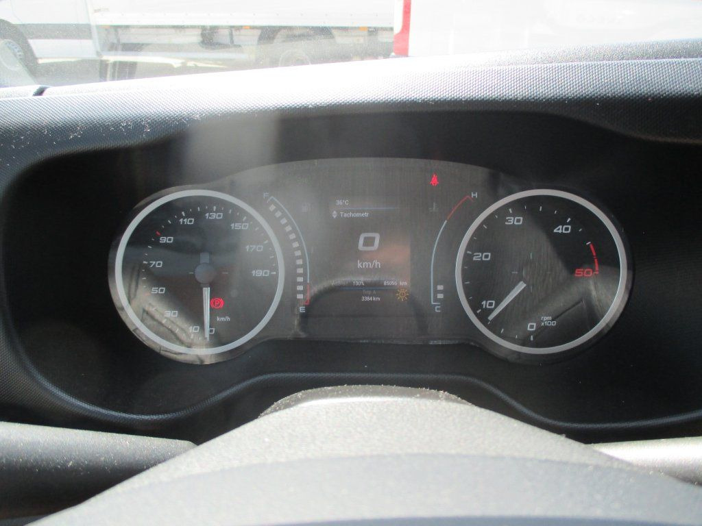 Dobozos kisteherautó Iveco 35C16 Daily EURO 6: 11 kép.