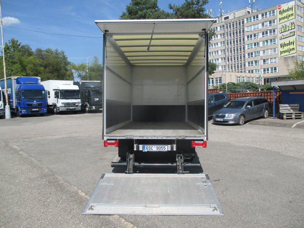 Dobozos kisteherautó Iveco 35C16 Daily EURO 6: 9 kép.