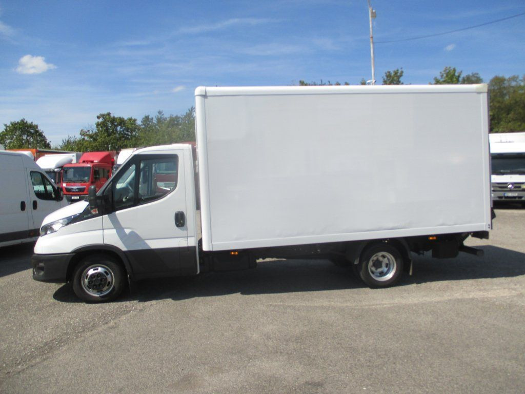 Dobozos kisteherautó Iveco 35C16 Daily EURO 6: 7 kép.