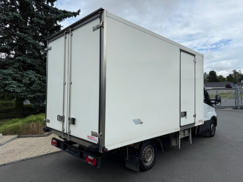 Iveco 35S16 Daily - Hűtős kisteherautó: 4 kép. Iveco 35S16 Daily - Hűtős kisteherautó: 4 kép.