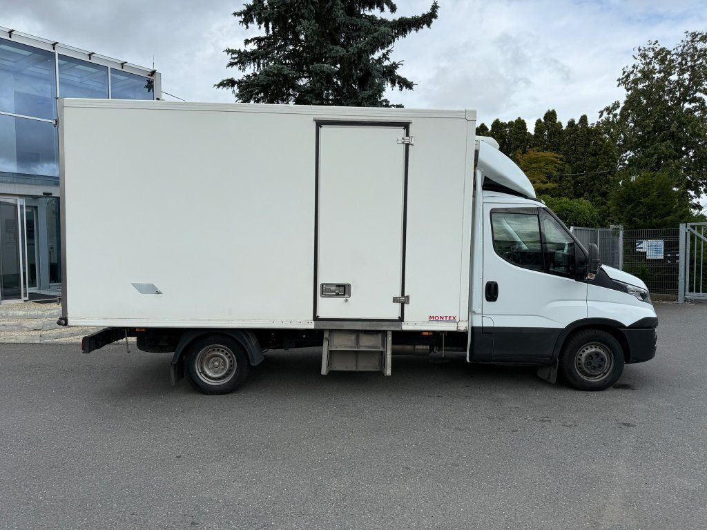 Iveco 35S16 Daily - Hűtős kisteherautó: 3 kép. Iveco 35S16 Daily - Hűtős kisteherautó: 3 kép.
