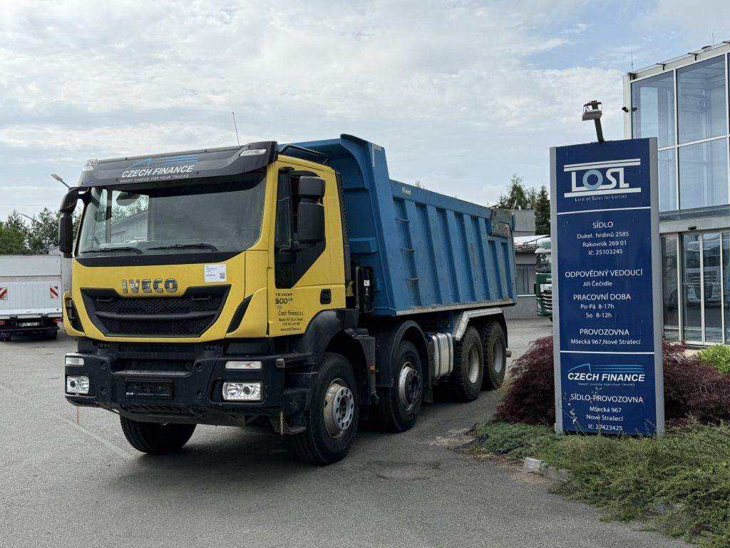 Iveco 410T50 8x4 S1 EURO 6 - Billenőplatós teherautó: 3 kép. Iveco 410T50 8x4 S1 EURO 6 - Billenőplatós teherautó: 3 kép.