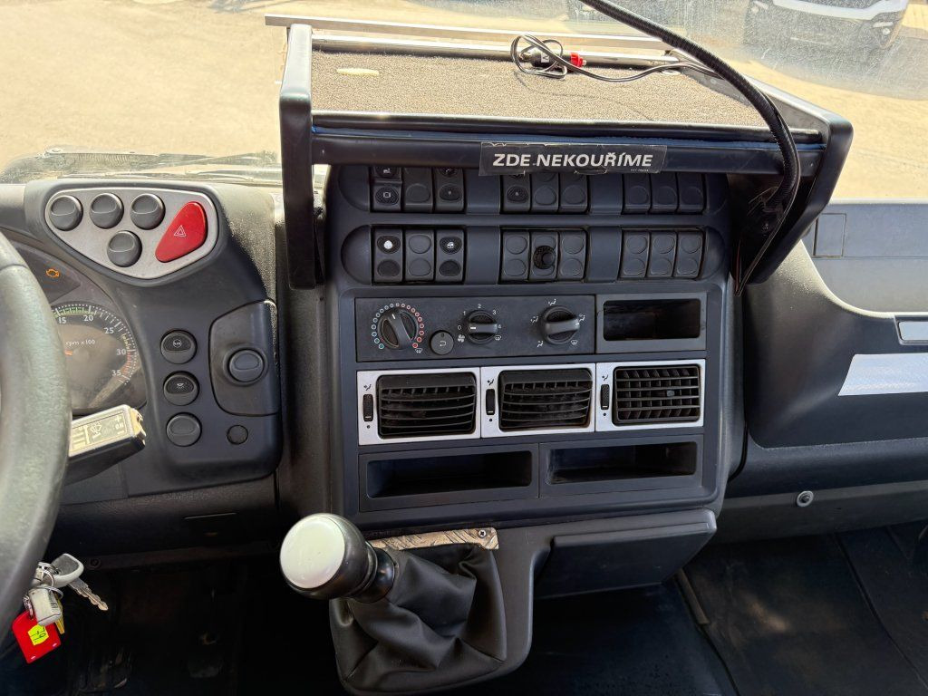 Iveco 75E18 EURO 4 lízing Iveco 75E18 EURO 4: 20 kép.