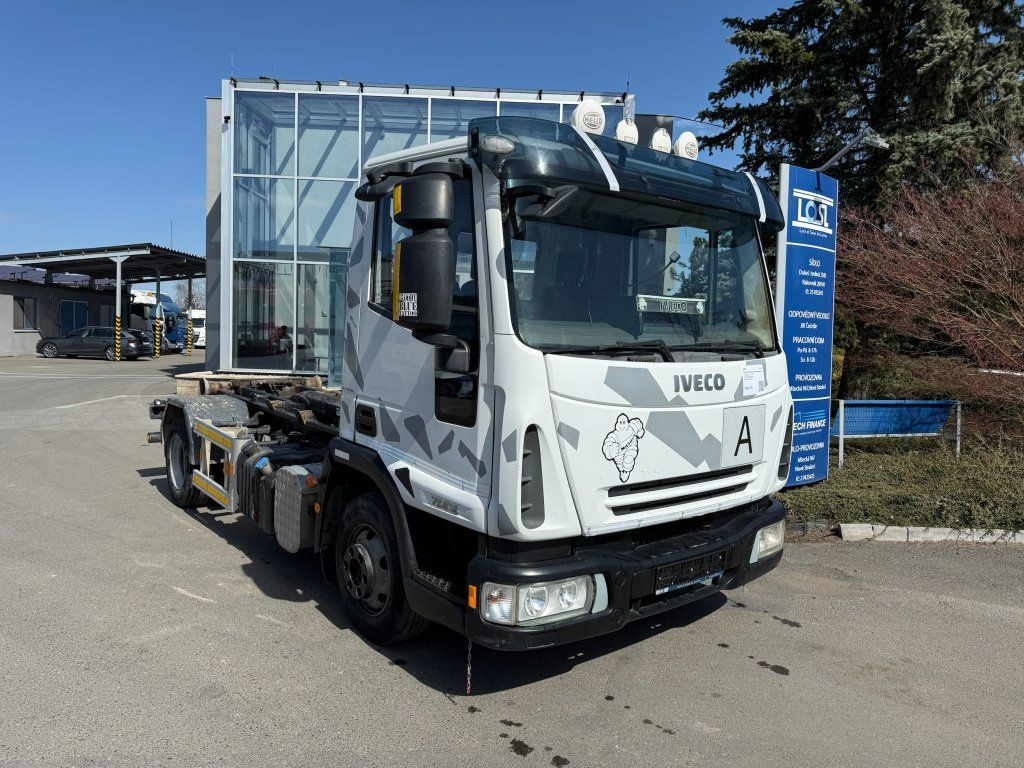 Iveco 75E18 EURO 4 - Billenőplatós kisteherautó: 2 kép. Iveco 75E18 EURO 4 - Billenőplatós kisteherautó: 2 kép.