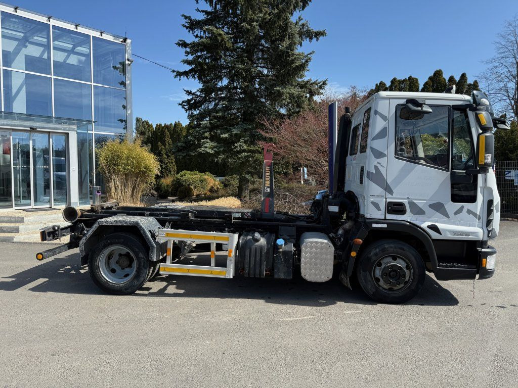 Iveco 75E18 EURO 4 - Billenőplatós kisteherautó: 3 kép. Iveco 75E18 EURO 4 - Billenőplatós kisteherautó: 3 kép.