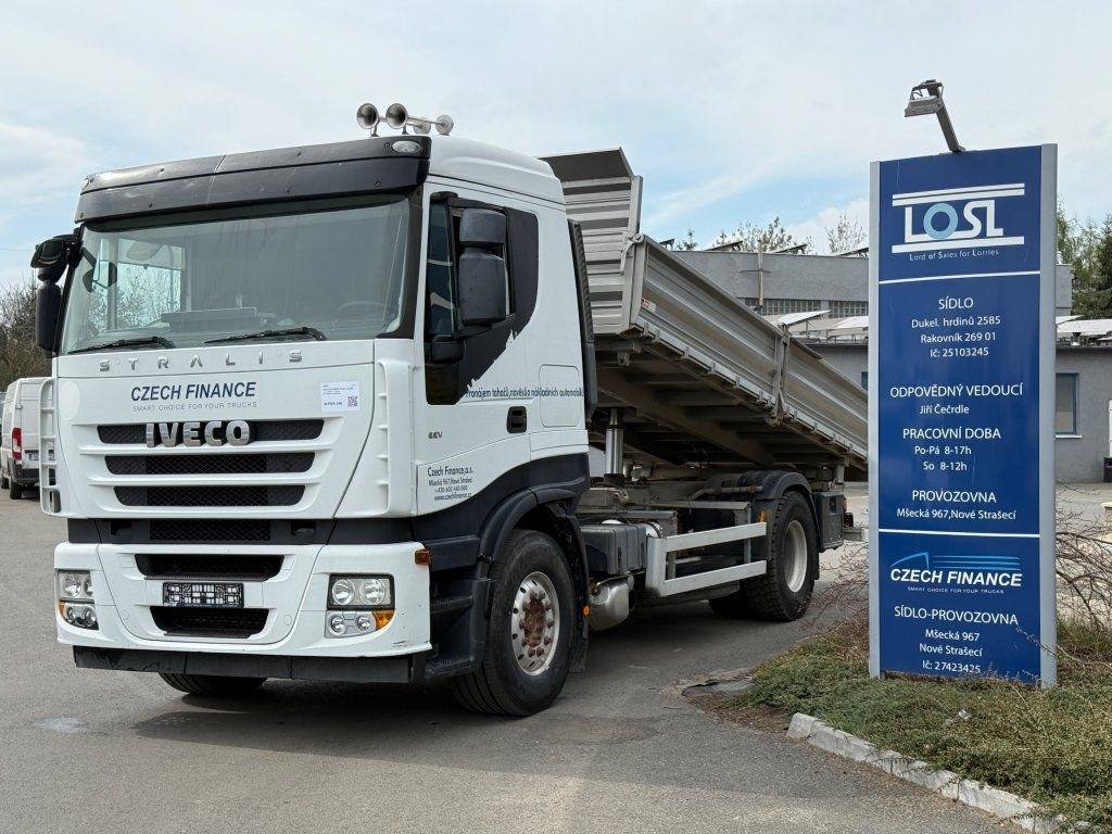 Iveco AS190E45 Stralis S3 EEV - Billenőplatós teherautó: 1 kép. Iveco AS190E45 Stralis S3 EEV - Billenőplatós teherautó: 1 kép.