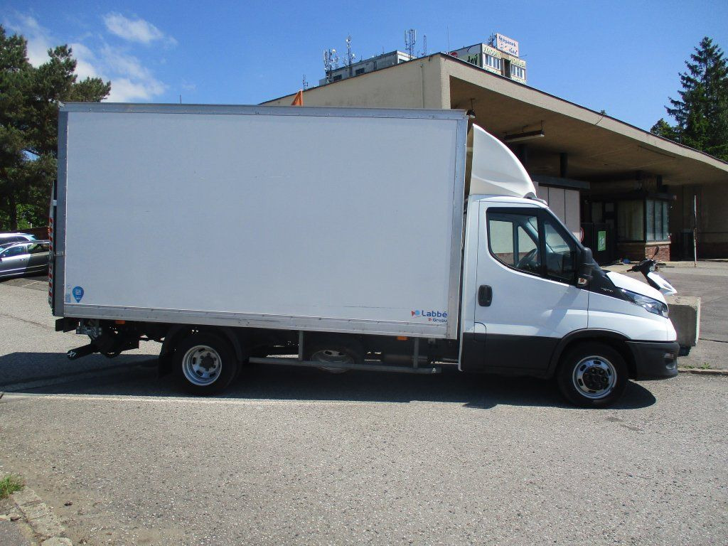 Iveco Daily 35C16 3.0 - Dobozos kisteherautó: 4 kép. Iveco Daily 35C16 3.0 - Dobozos kisteherautó: 4 kép.