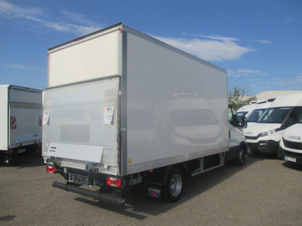 Iveco Daily 35C16 - Dobozos kisteherautó: 4 kép. Iveco Daily 35C16 - Dobozos kisteherautó: 4 kép.