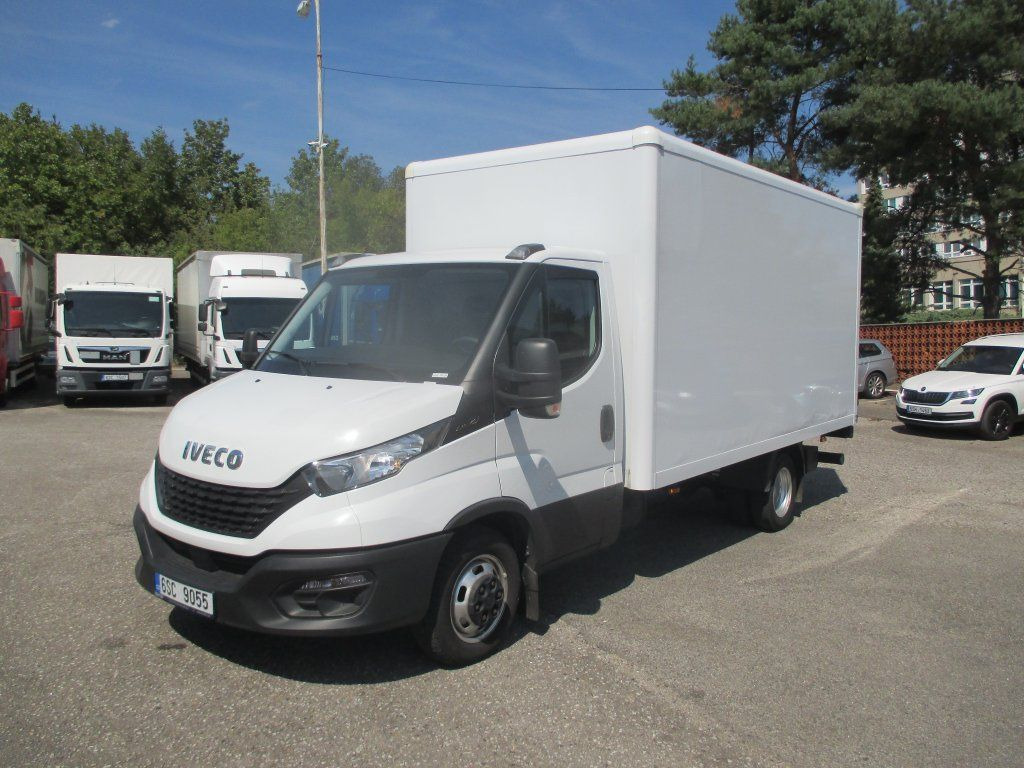Iveco Daily 35C16 - Dobozos kisteherautó: 1 kép. Iveco Daily 35C16 - Dobozos kisteherautó: 1 kép.
