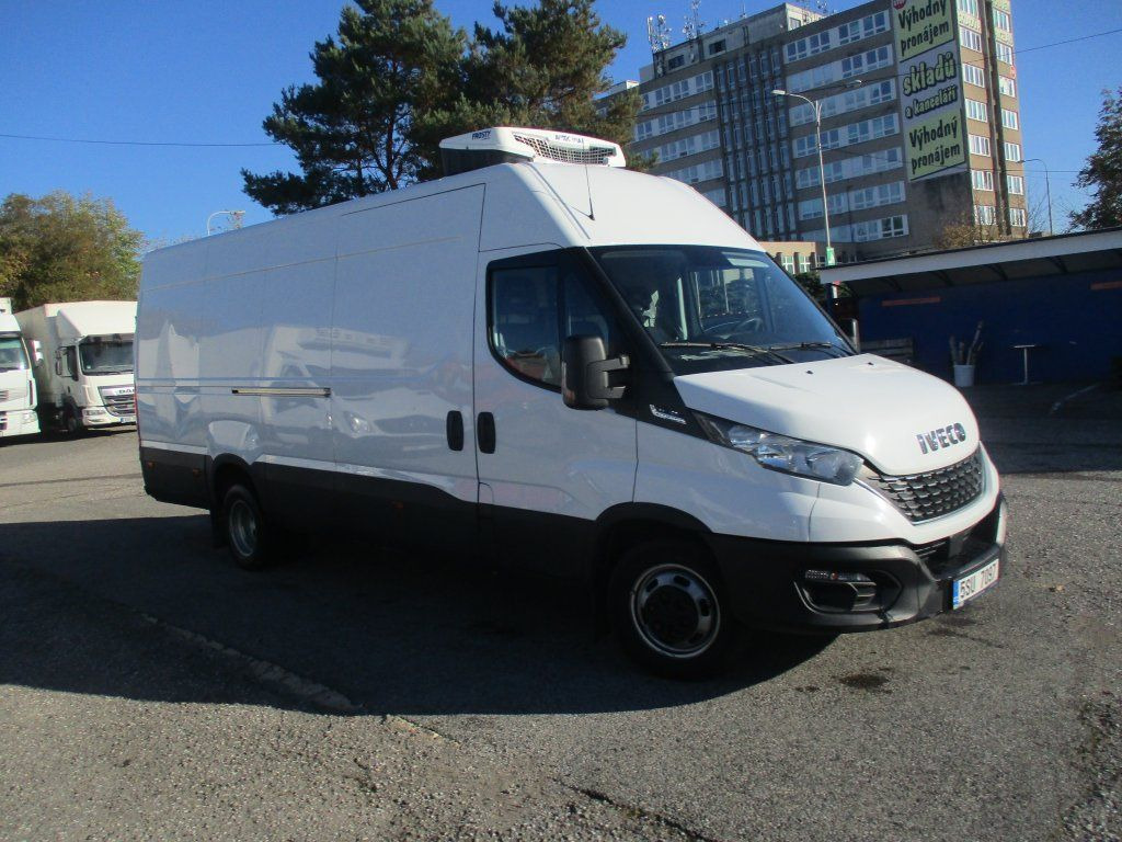 Iveco Daily 35C16 - Hűtős kisteherautó: 2 kép. Iveco Daily 35C16 - Hűtős kisteherautó: 2 kép.