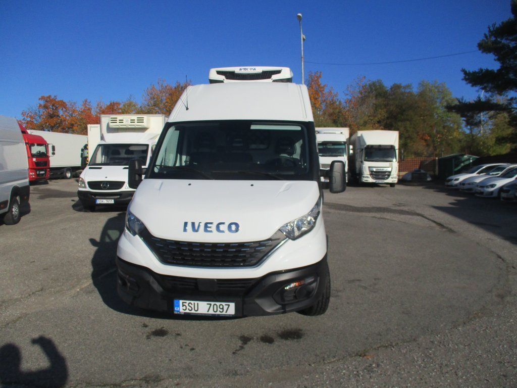 Iveco Daily 35C16 - Hűtős kisteherautó: 4 kép. Iveco Daily 35C16 - Hűtős kisteherautó: 4 kép.