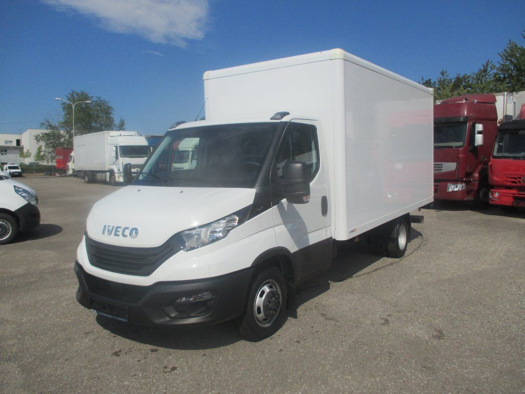 Iveco Daily 35C16 - Dobozos kisteherautó: 1 kép. Iveco Daily 35C16 - Dobozos kisteherautó: 1 kép.