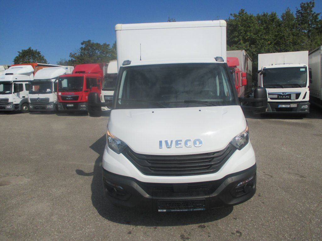Iveco Daily 35C16 - Dobozos kisteherautó: 2 kép. Iveco Daily 35C16 - Dobozos kisteherautó: 2 kép.