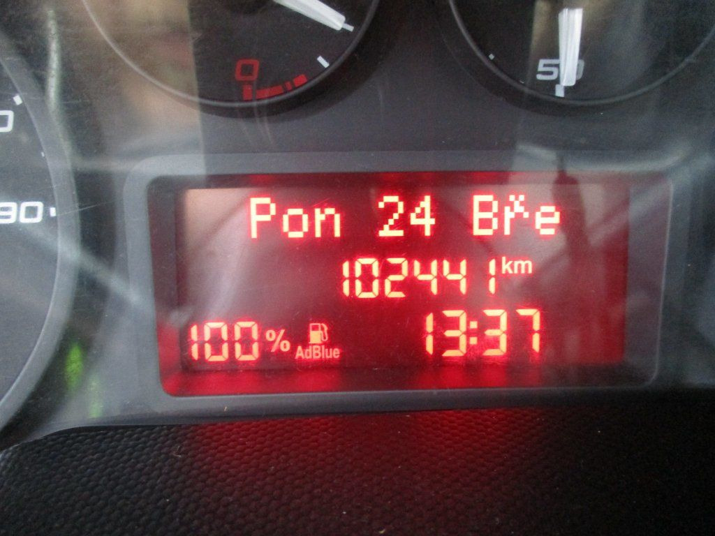 Dobozos kisteherautó Iveco Daily 35C16: 16 kép.