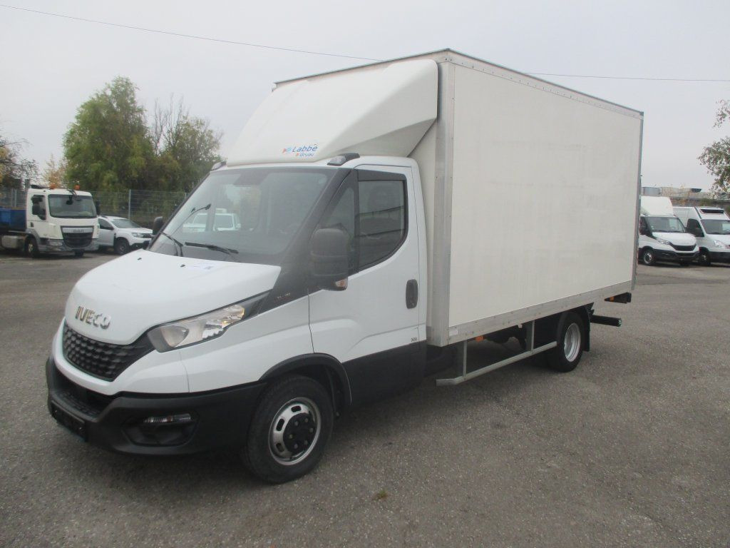 Iveco Daily 35C16 - Dobozos kisteherautó: 1 kép. Iveco Daily 35C16 - Dobozos kisteherautó: 1 kép.